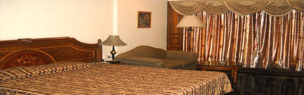 Empires Hotel Purî Extérieur photo